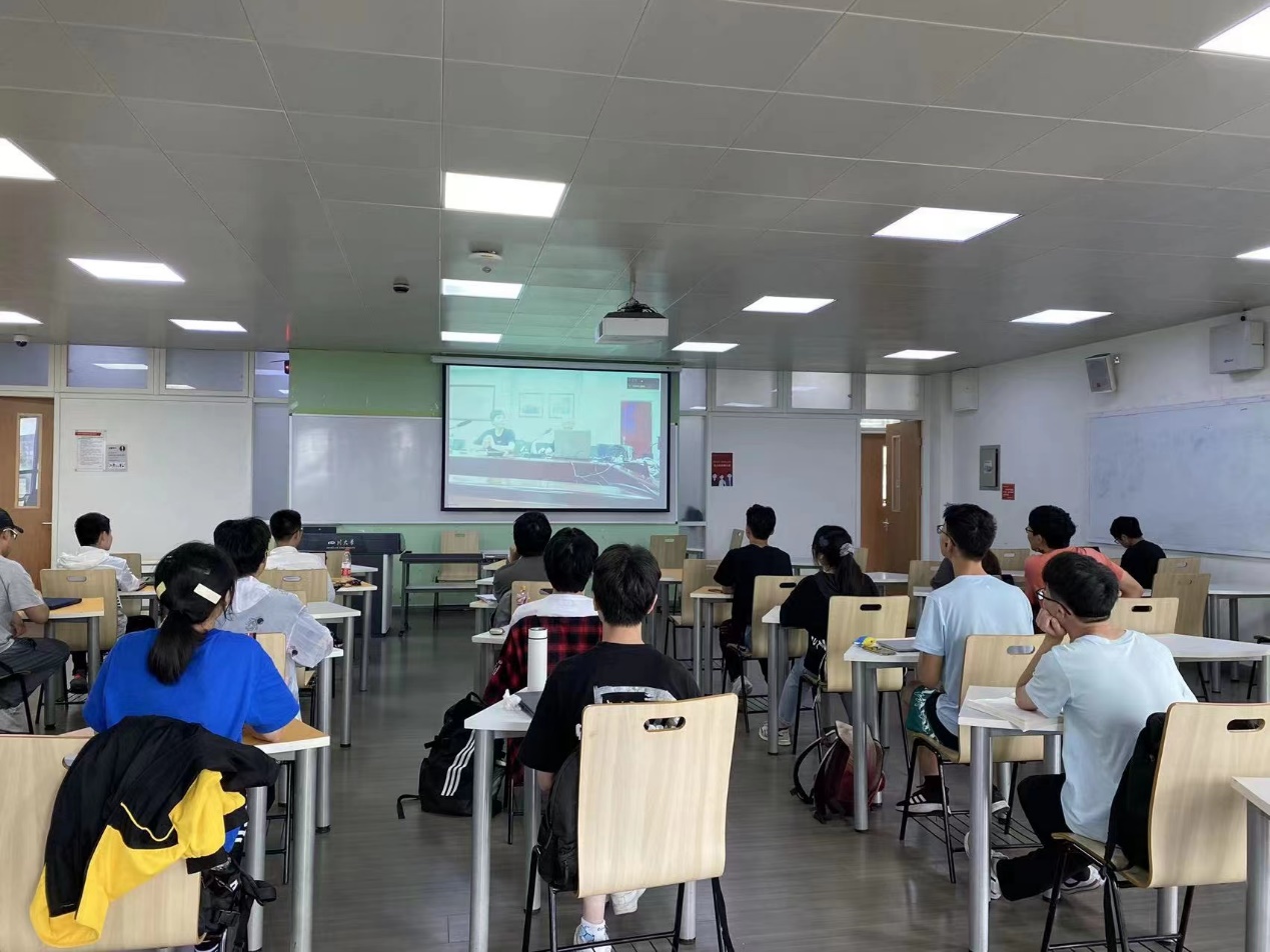 365英国上市集团