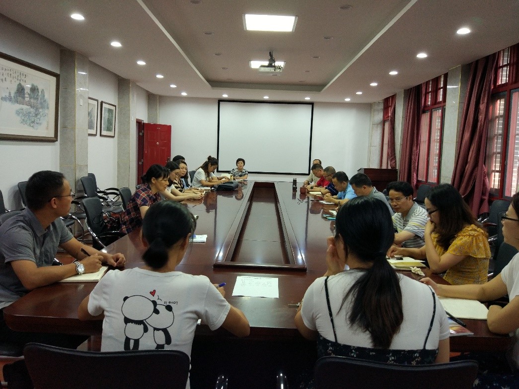 365英国上市集团