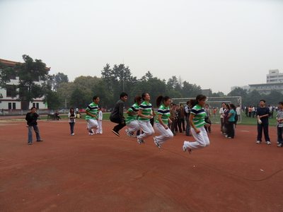 365英国上市集团