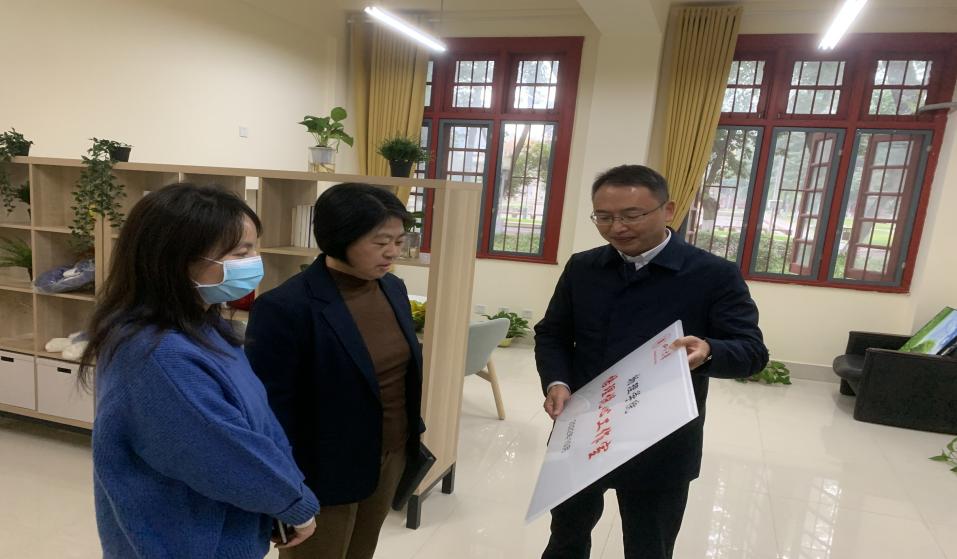 365英国上市集团