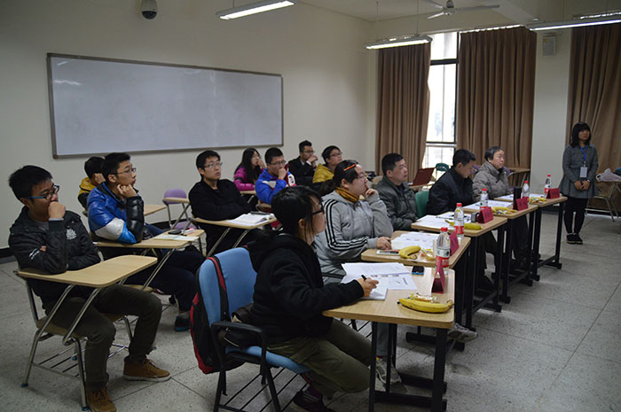 365英国上市集团