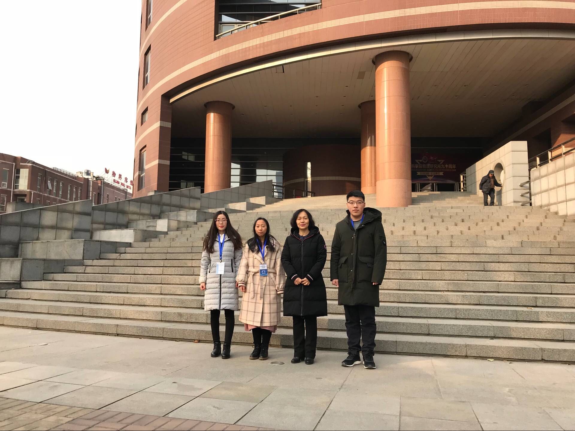 365英国上市集团