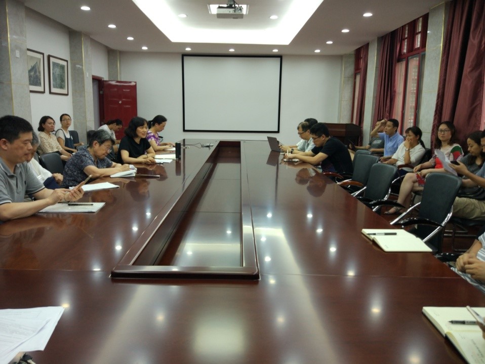 365英国上市集团