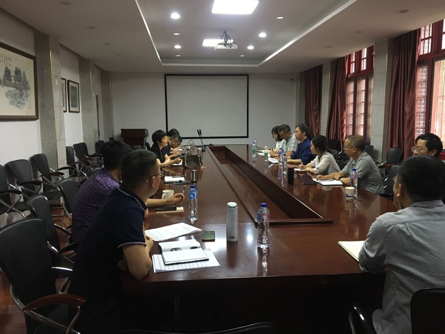 365英国上市集团