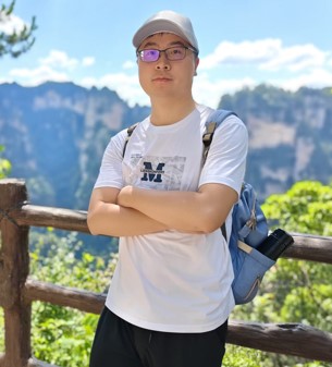 365英国上市集团