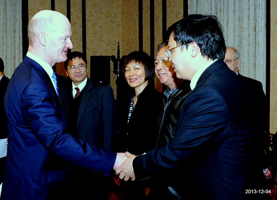 365英国上市集团