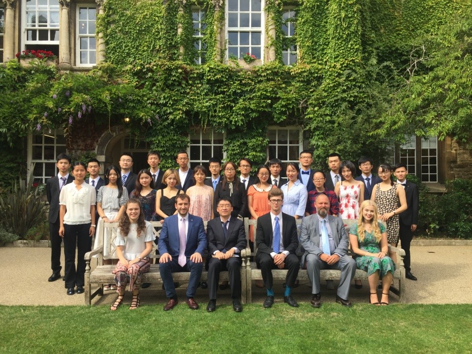 365英国上市集团