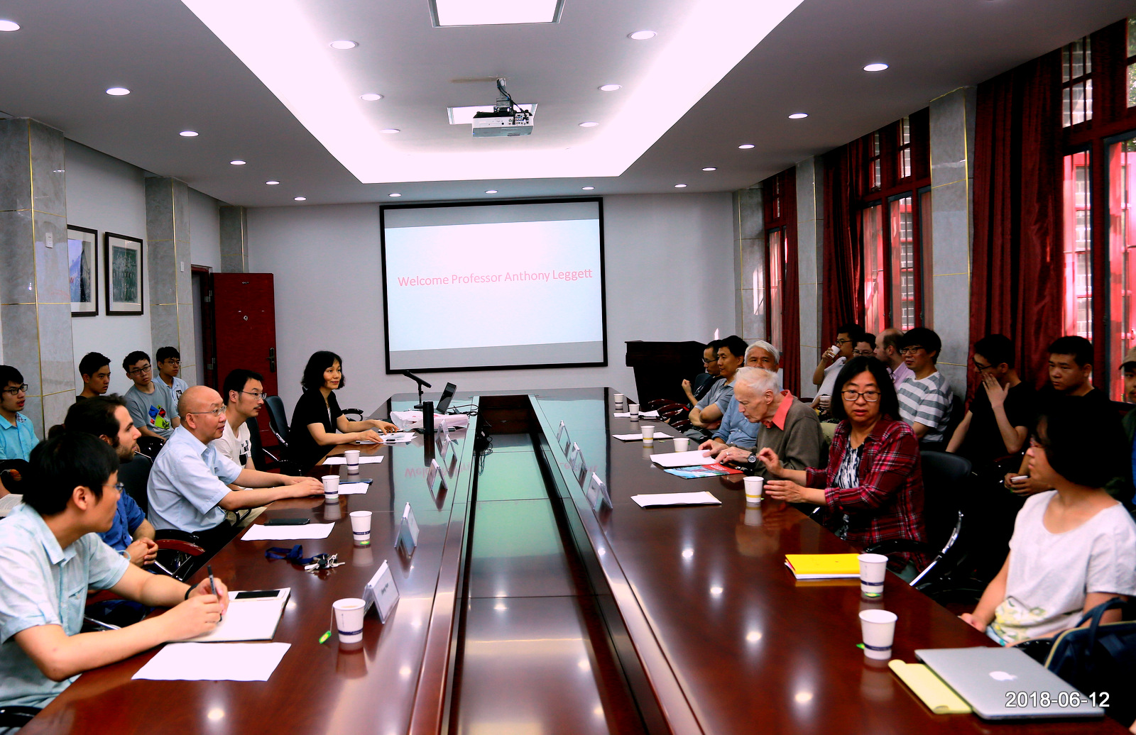 365英国上市集团