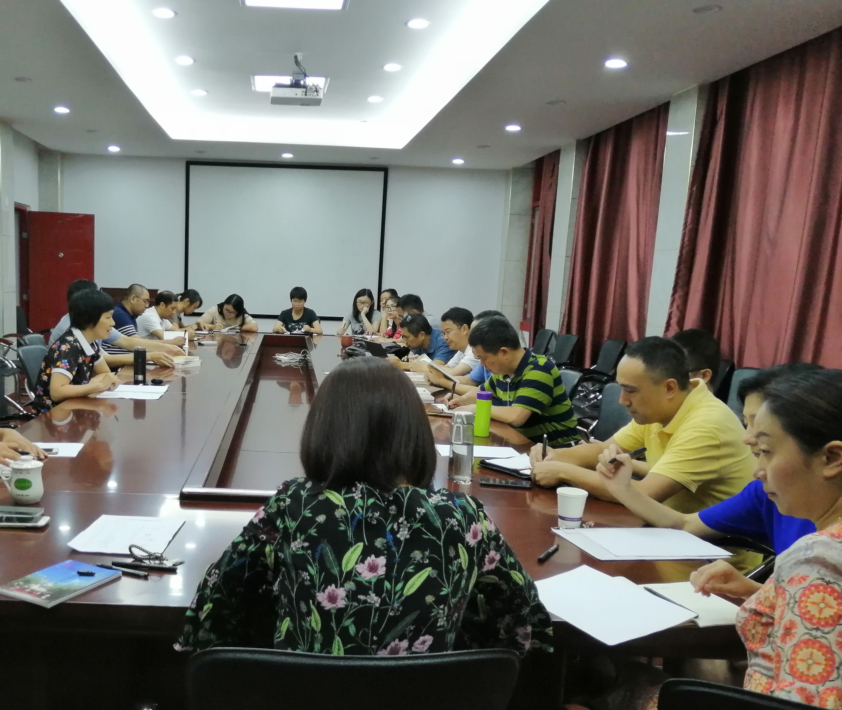 365英国上市集团