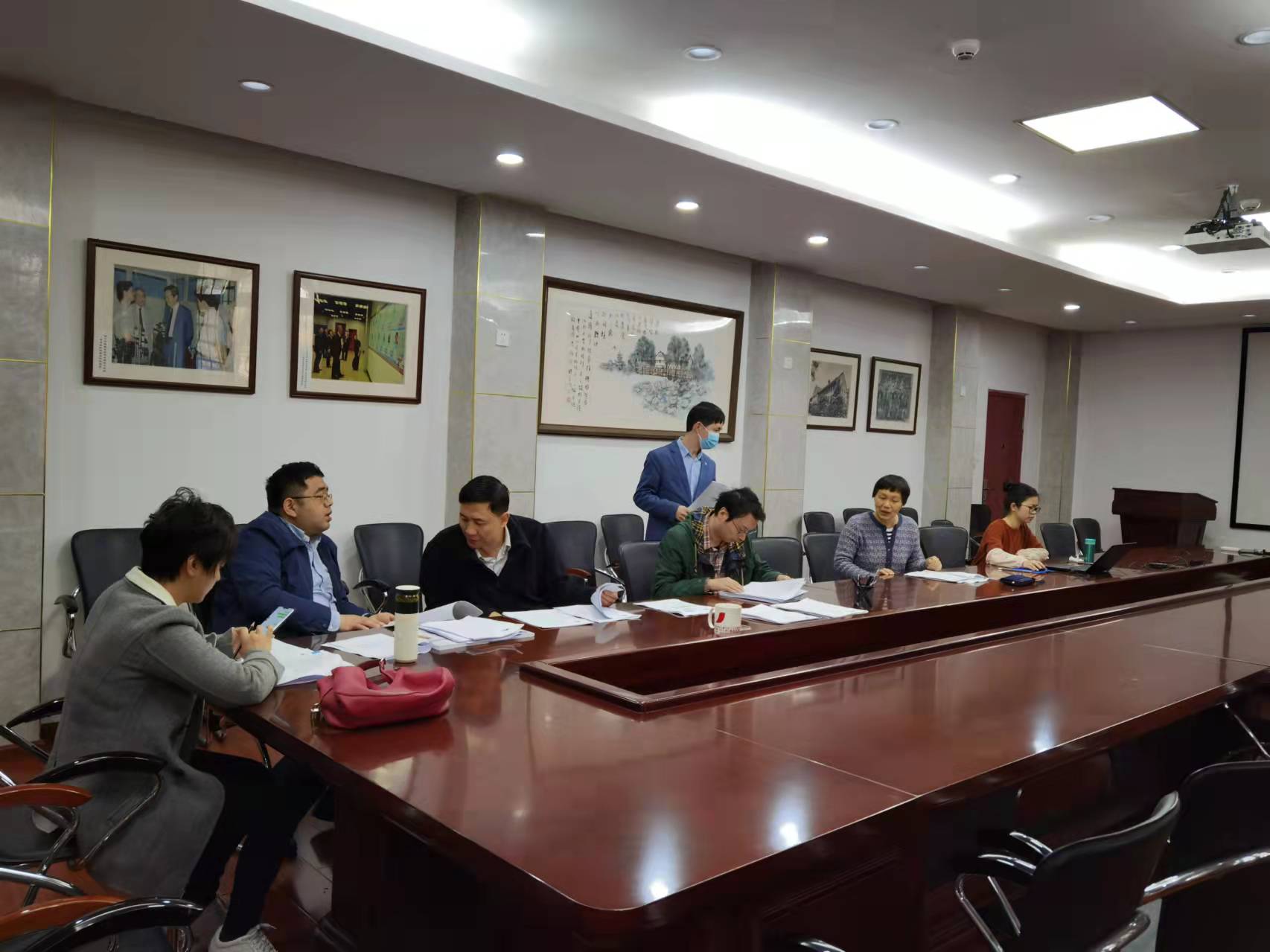 365英国上市集团