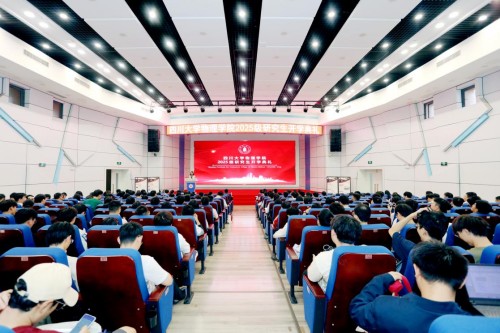 365英国上市集团