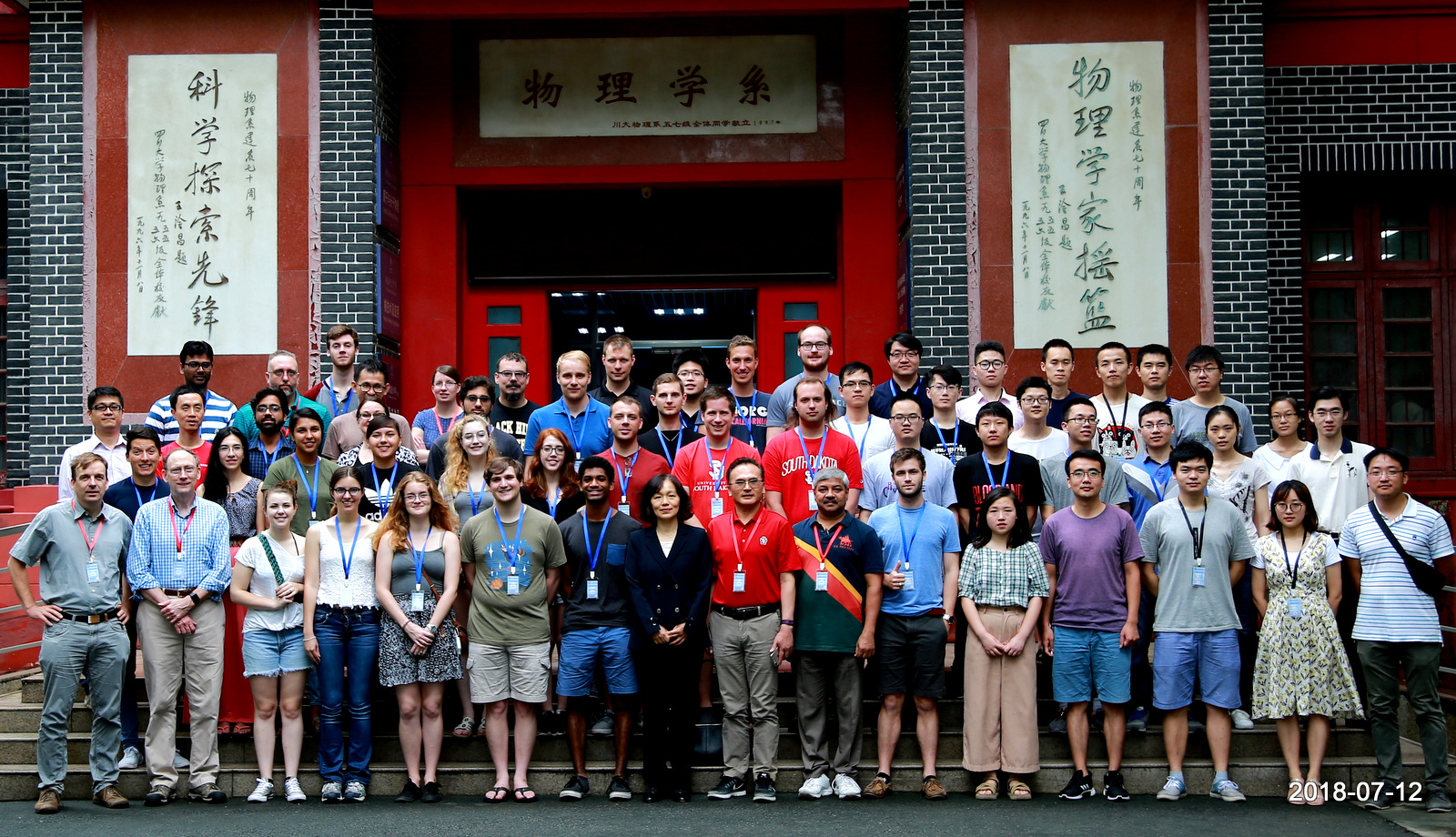 365英国上市集团