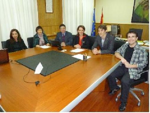 365英国上市集团