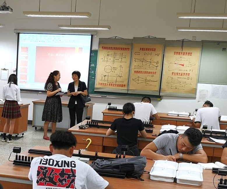 365英国上市集团